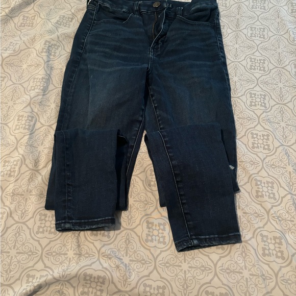 AE Distressed Curvy High Rise Jeggings Size 6 - Picture 6 of 8